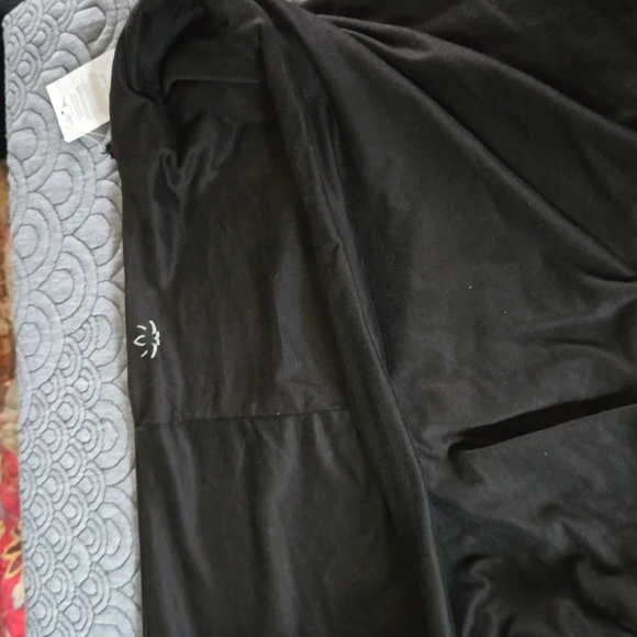 Beyond Yoga Accessories - Beyond Yoga pocket infinity scarf, new with tags